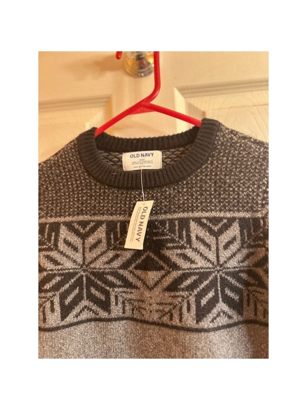 Boys Old Navy Sweater Size: 8 Gray and Black